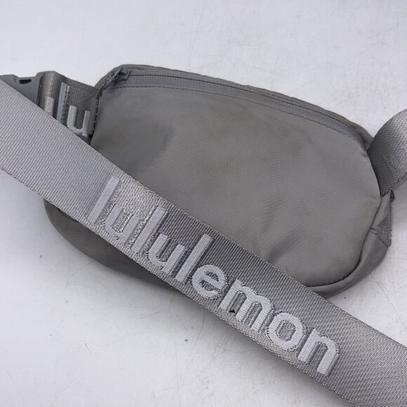 Lululemon Belt Bag Fanny Pack Crossbody Gray Logo On Strap - Picture 9 of 11